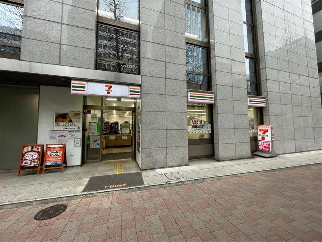 セブンイレブン日本橋本町3丁目店：203m