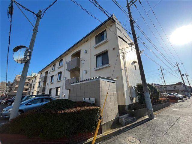 目の前にウェルシア有