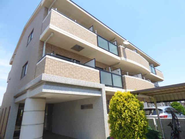 前面駐車場に付き、日当たり大変良好！