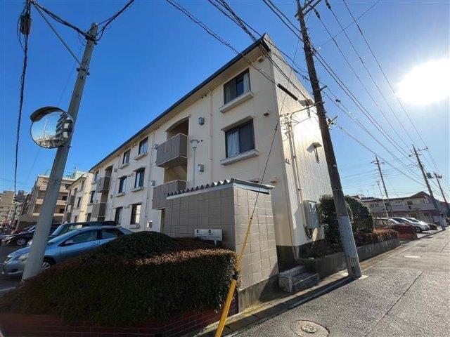 目の前にウェルシア有