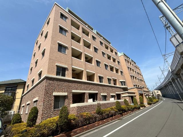 タイル張り外観