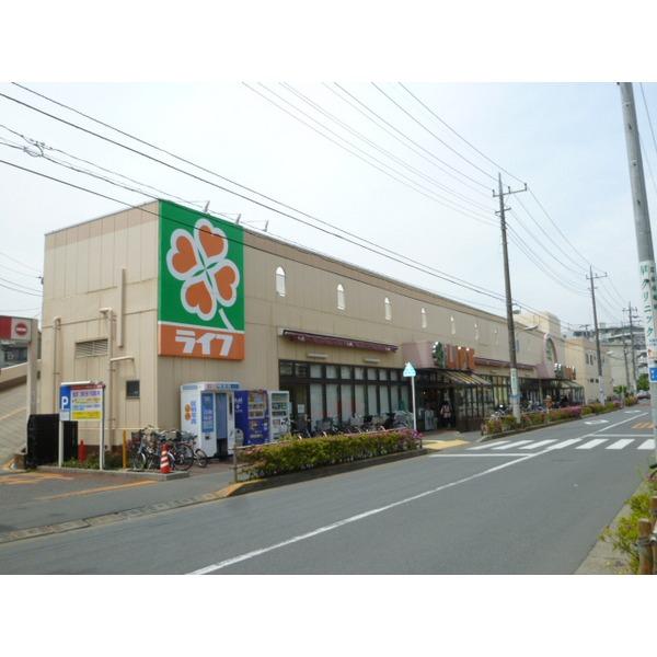 スーパーまで徒歩２分