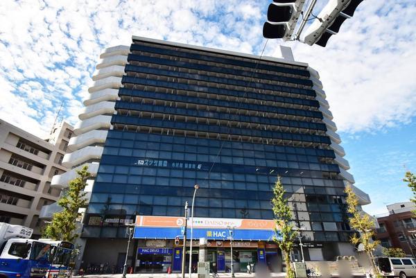 JR「川崎」駅バス12分「大島三丁目」停徒歩1分、JR南武線「小田栄」駅徒歩15分