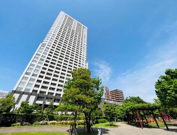 建物外観・鉄骨鉄筋コンクリート造地下１階付地上３６階建て