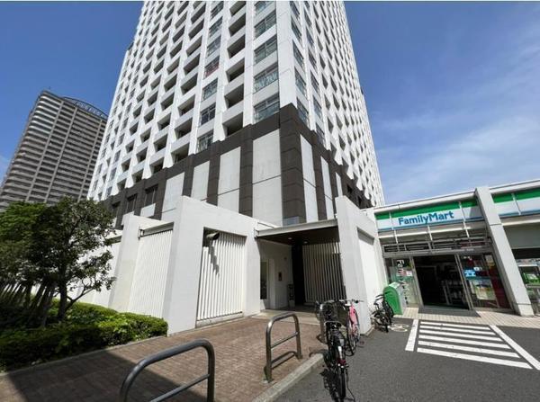 コンビニエンスストア側サブエントランス