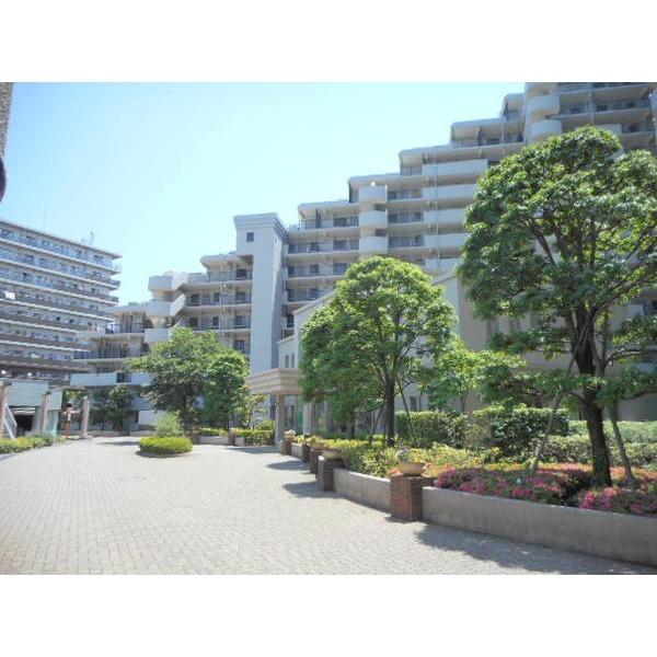 お子様も安心の広い敷地