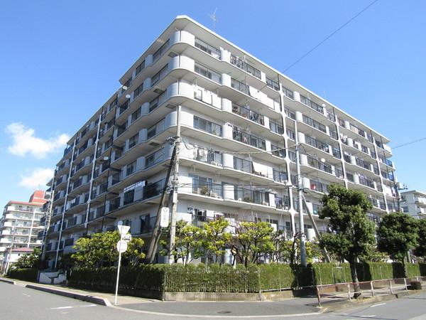 南東側より