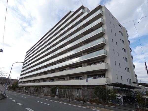 総戸数185戸の大規模マンション。