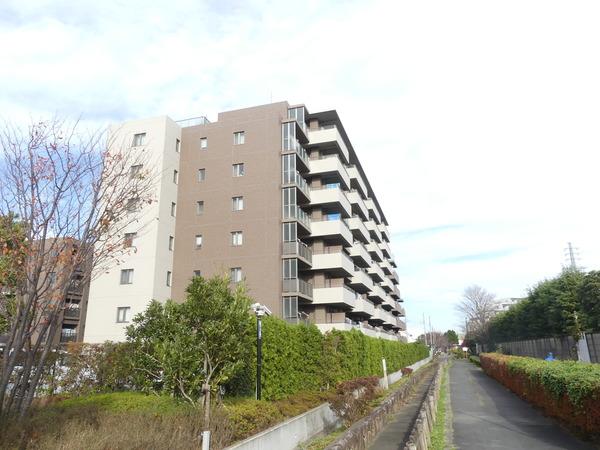 開口部前面は高い建物無く日当たり良好。