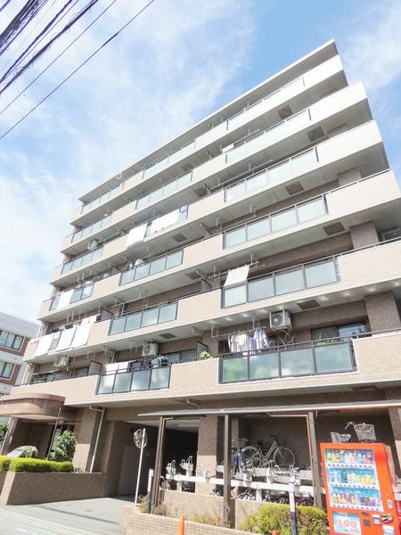 前面に高い建物がないため、バルコニー側は開放感があります！