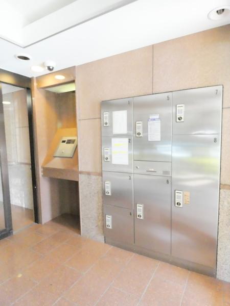 オートロック・宅配ボックスあり