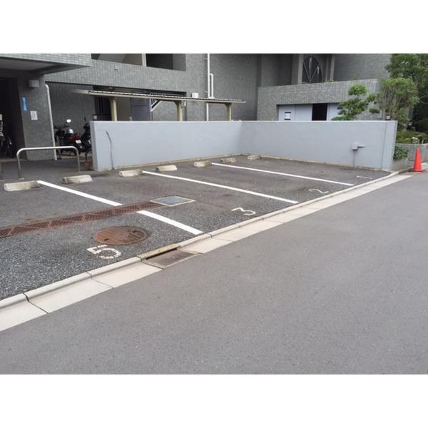 モアクレスト南葛西（0103） 駐車場