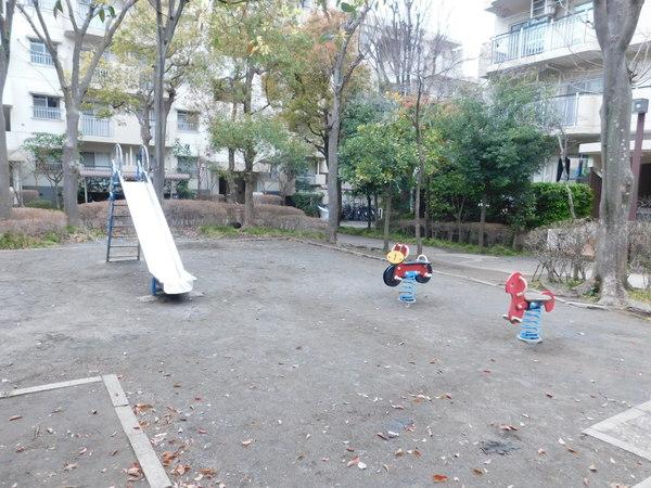 マンション内の公園