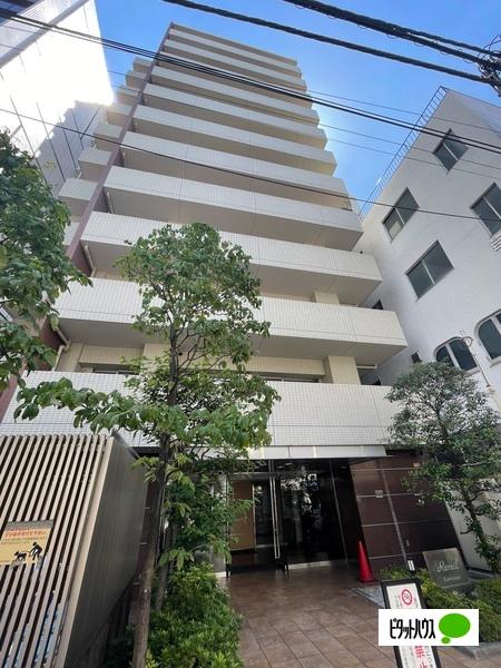 エントランス側建物外観