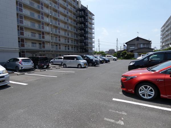 越谷スカイハイツＢ 駐車場
