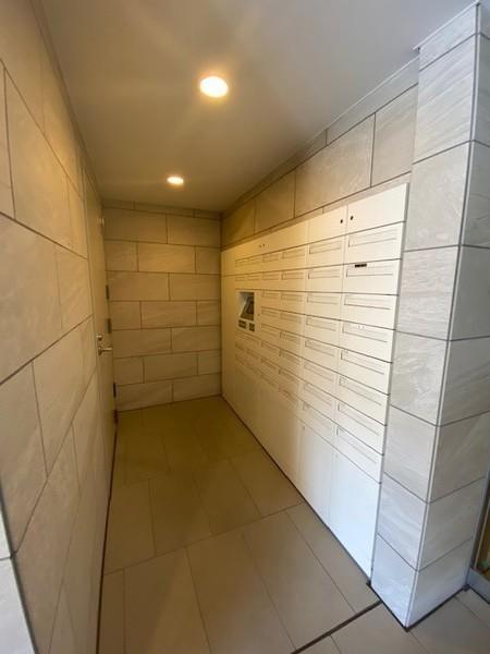 宅配ロッカーがあり便利です