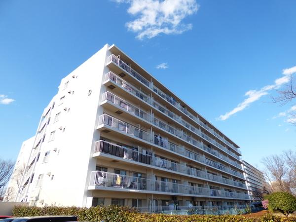 南東側バルコニー、日当たりの良いマンションです。