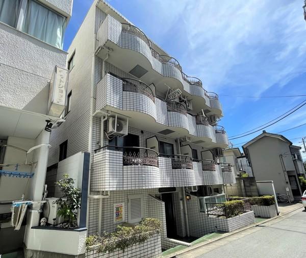 鉄筋コンクリート造地上4階建て・総戸数27戸