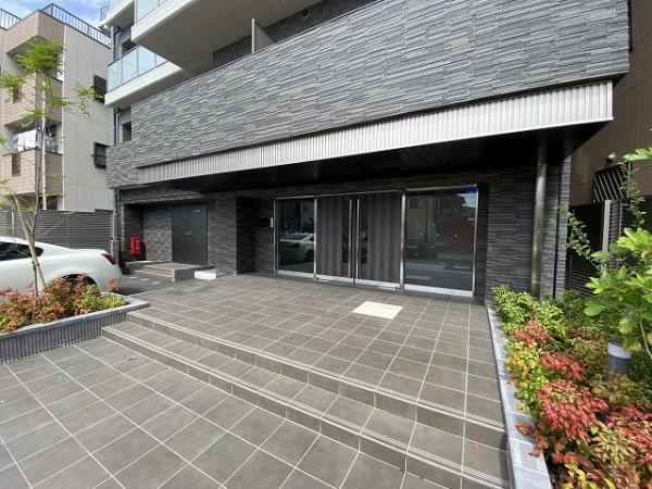 エントランス前アプローチ