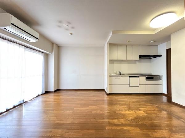 リビングダイニング