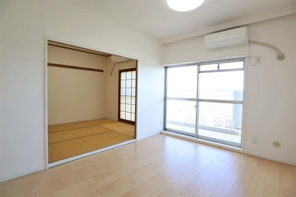 約7.7帖のリビングダイニング