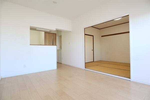 約7.7帖のリビングダイニング