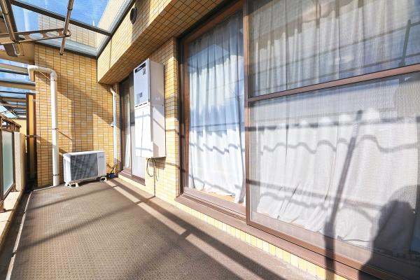 杜の静けさと私邸での安らぎを感じるマンション