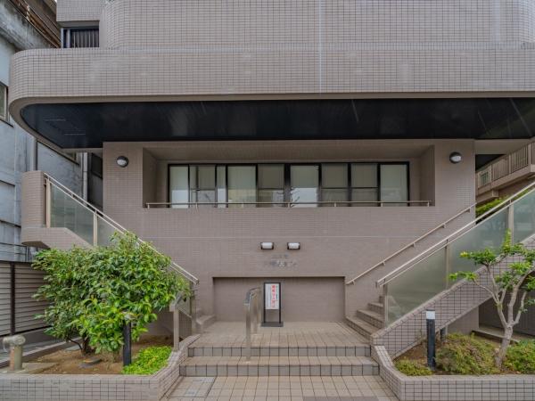 エントランスへのアプローチ