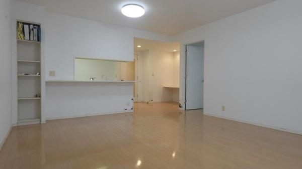 リビングダイニング約１５．４帖の広さを確保しております。