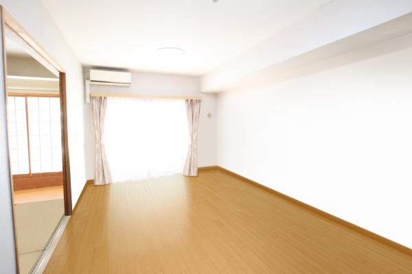 リビング・ダイニング（現況写真と間取図よりCGにて作成したリフォームイメージです）