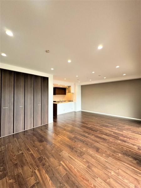 リビングダイニング約１８．４帖