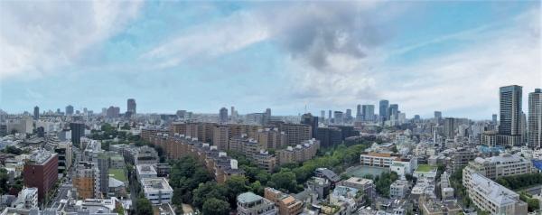 西側バルコニーからの眺望　第一種・二種中高層地域住居専用地域を望みます