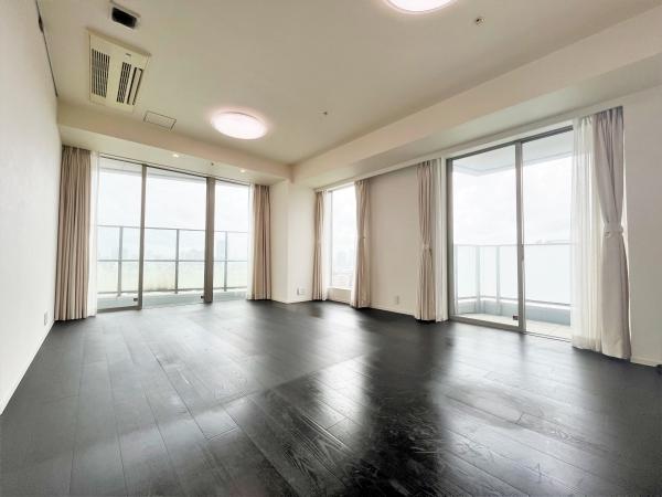 西側バルコニーからの眺望　第一種・二種中高層地域住居専用地域を望みます