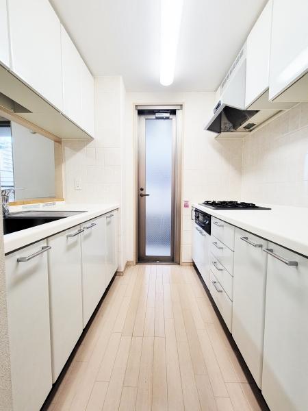 ＴＥＳ式床暖房が設置されたリビングダイニング　CGで作成したリフォームイメージです。