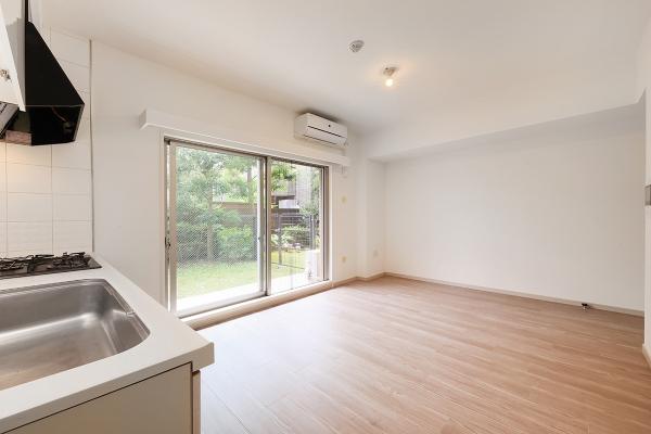 専用庭をのぞむダイニングキッチン