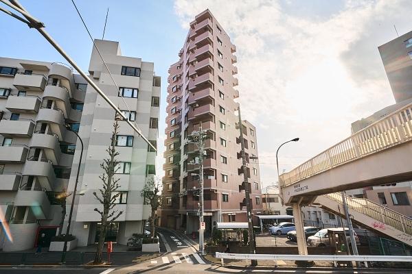 地上13階建レジデンス
