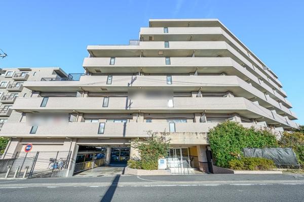 「大船」駅より徒歩12分（約900ｍ）、湘南モノレール「富士見町」駅より徒歩4分（約280m）