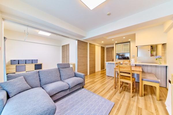 約１２．７帖のリビングと約４．６帖の洋室