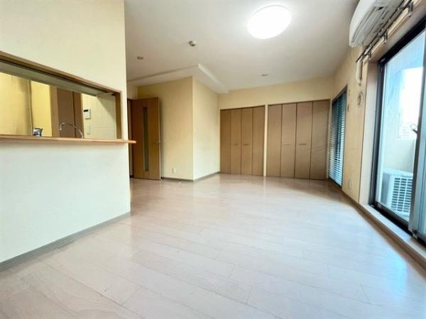 約１２．６帖のリビングダイニング