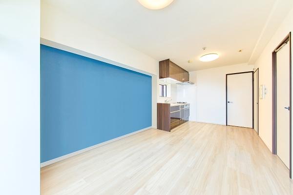 リビングには一部アクセントクロスが施されております。CGで作成したリフォームイメージです。