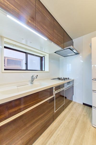 リビングには一部アクセントクロスが施されております。CGで作成したリフォームイメージです。