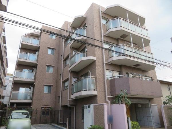 北東方向より建物外観