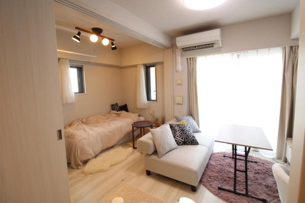 「ガス温水式床暖房」を設置し、足元からお部屋全体を暖めるクリーンな暖房機能です。