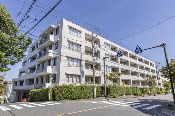 三菱商事「テラスブランド」と三菱地所「パークハウスブランド」の共同事業で誕生したパークテラス宮前平
