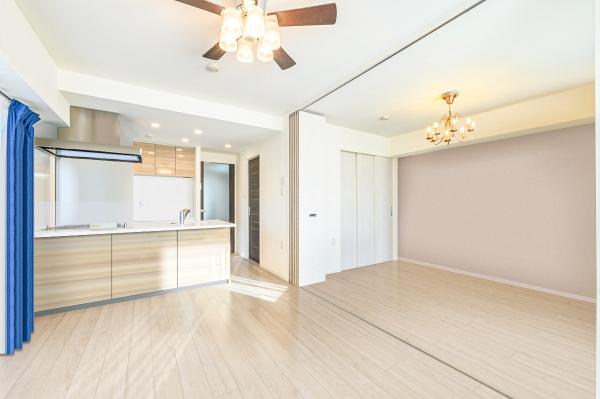 二面採光の明るいリビングダイニング。CGで作成したリフォームイメージです。