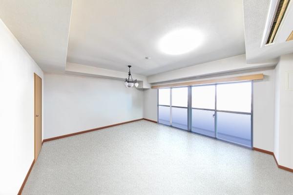 開放感のあるリビング・ダイニング（CGで作成したリフォームイメージです）