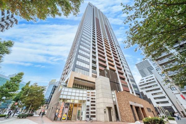 総戸数436戸の建物外観