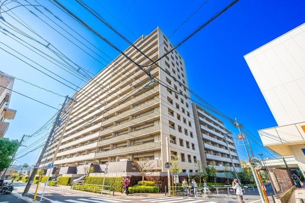 総戸数３７１戸の大規模レジデンスです