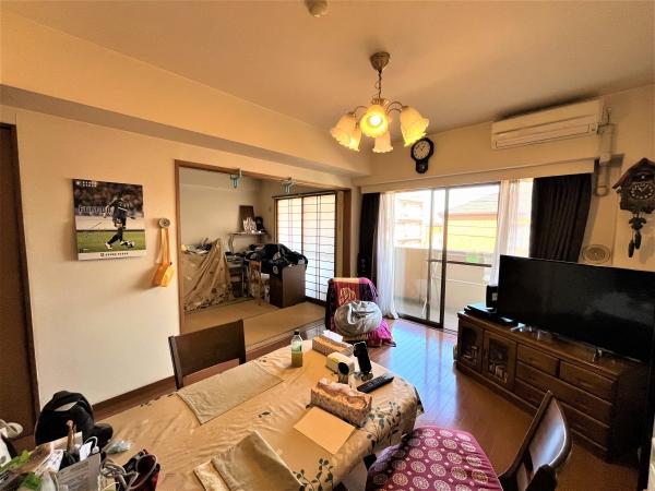 スロープを備えたアプローチ