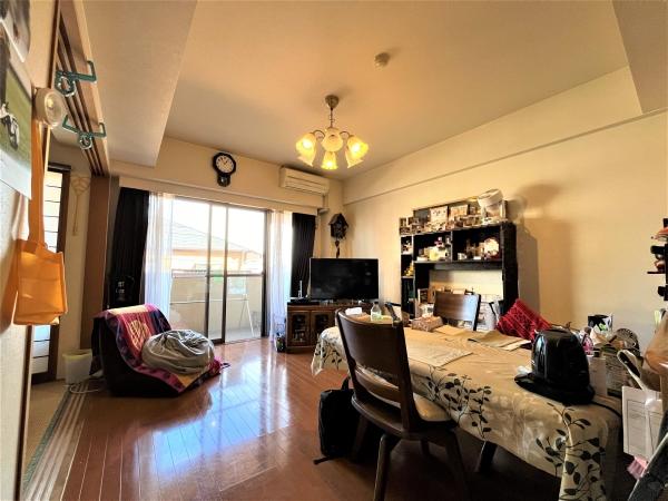 スロープを備えたアプローチ